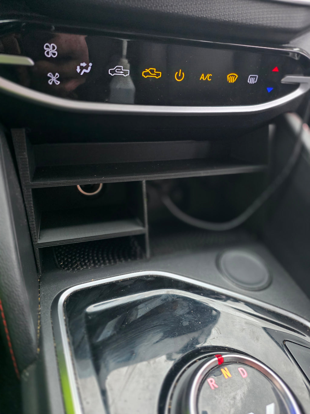 Praktisk midtkonsollhylle til Maxus T90 – 3D-printet oppbevaring (Custom Fit)