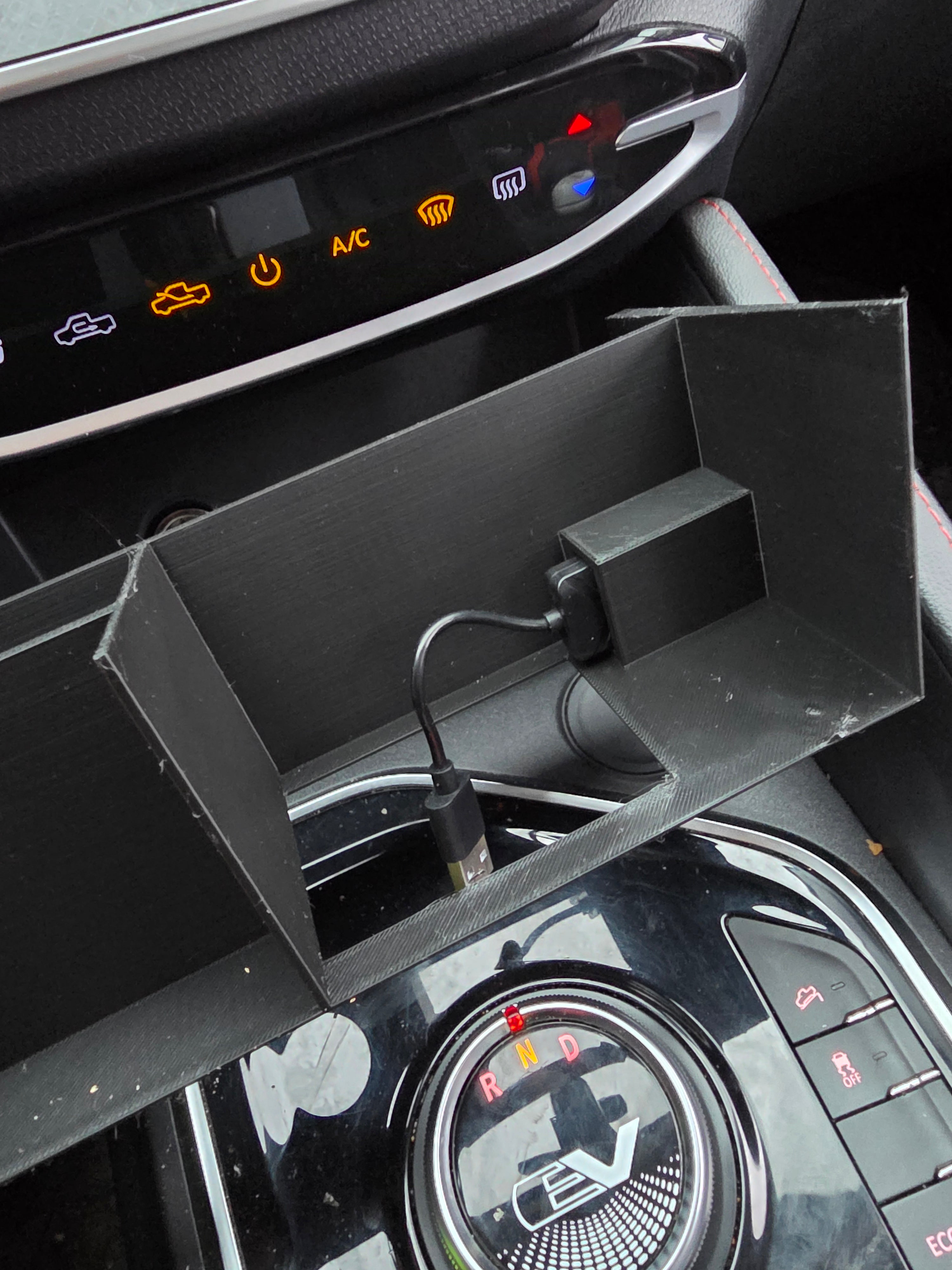 Praktisk midtkonsollhylle til Maxus T90 – 3D-printet oppbevaring (Custom Fit)